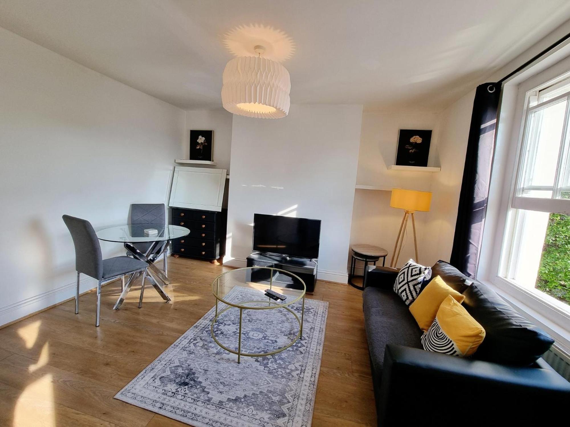 Evo View - 1 Bed - Stunning Views 3 Mins Walk Mile End Station Appartamento
